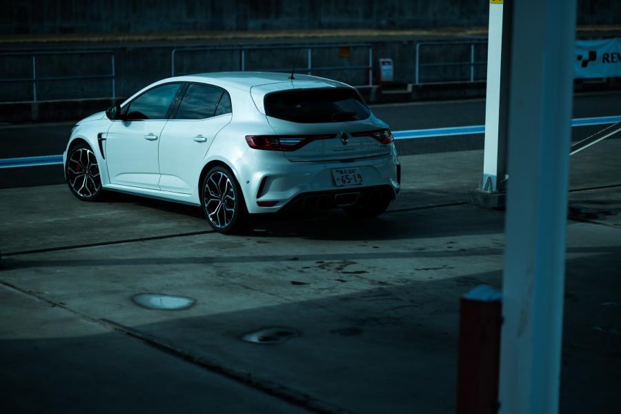  Renault Megane R.S. Cup 2018 года  (JP) (фото 21 из 26)